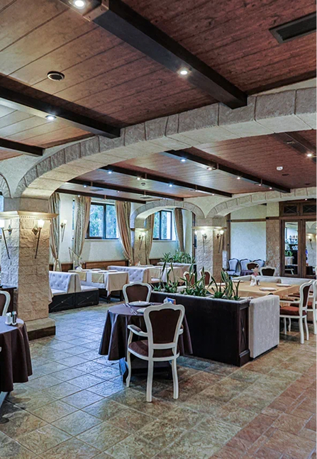 Основной зал