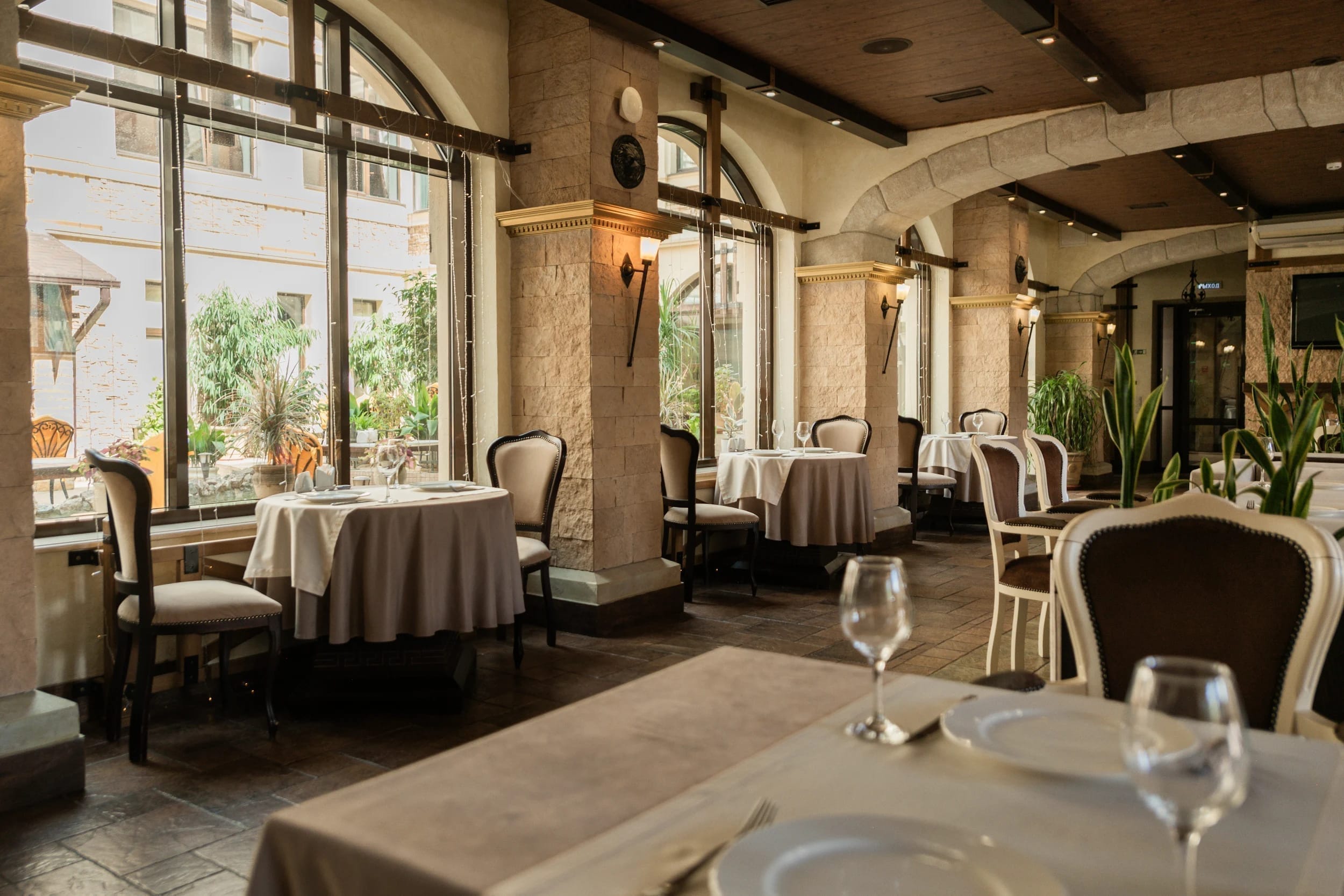 Ресторан «Свои люди» — здесь вас встречают как родных